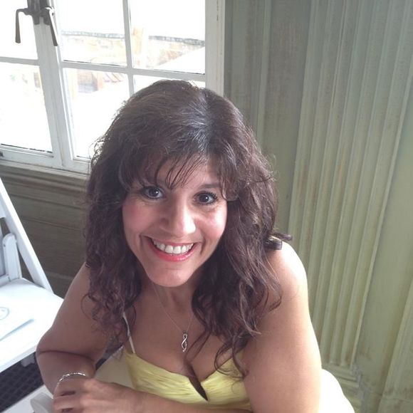 Meet your Posher, Lisa - Picture 1 of 1